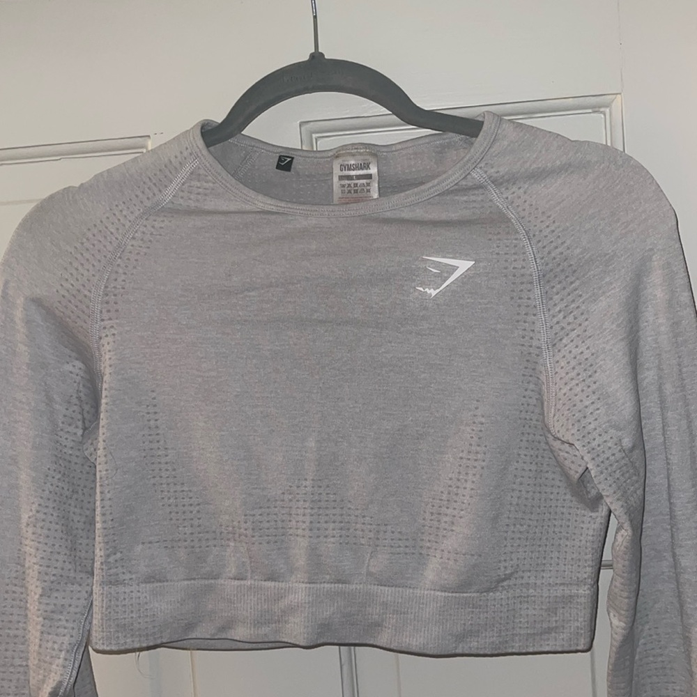 GymShark Cropped Light Gray Long Sleeve